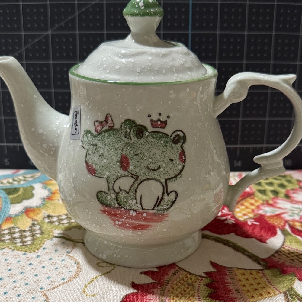 New Cute Frog Teapot with Green Accents microwave safe